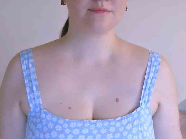 CurvyMasha webcam