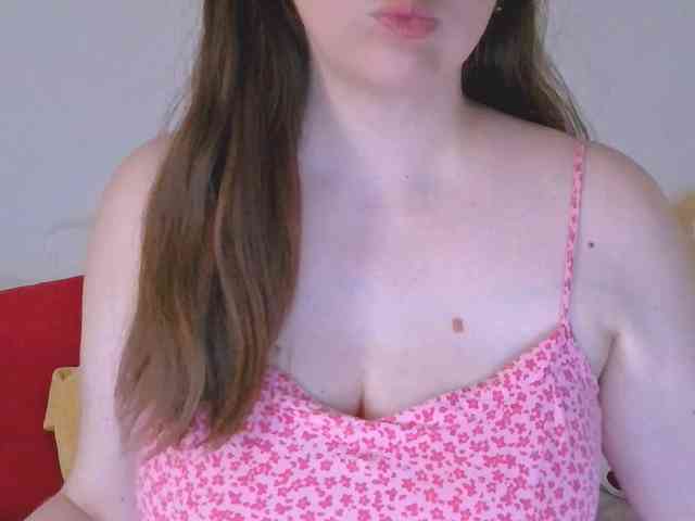 CurvyMasha webcam