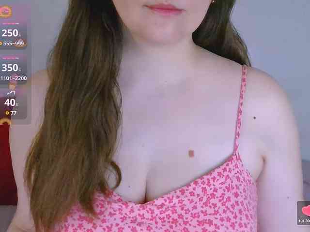 CurvyMasha webcam