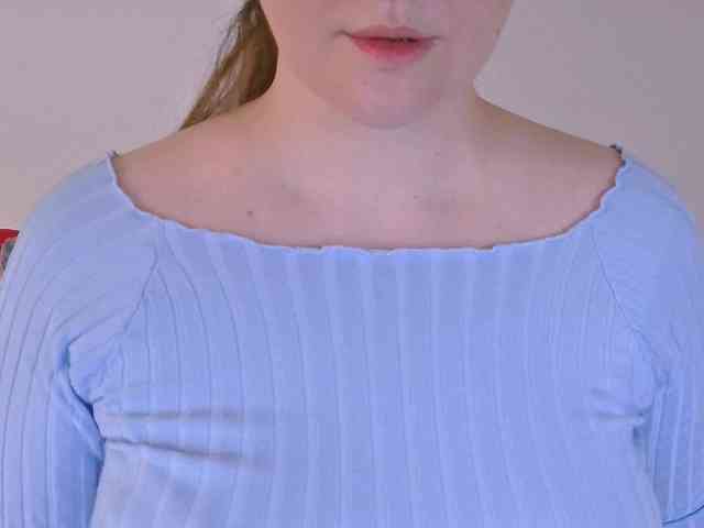 CurvyMasha webcam