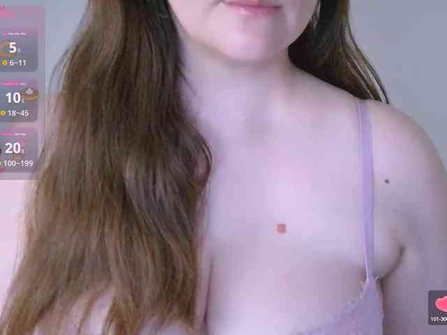 CurvyMasha webcam
