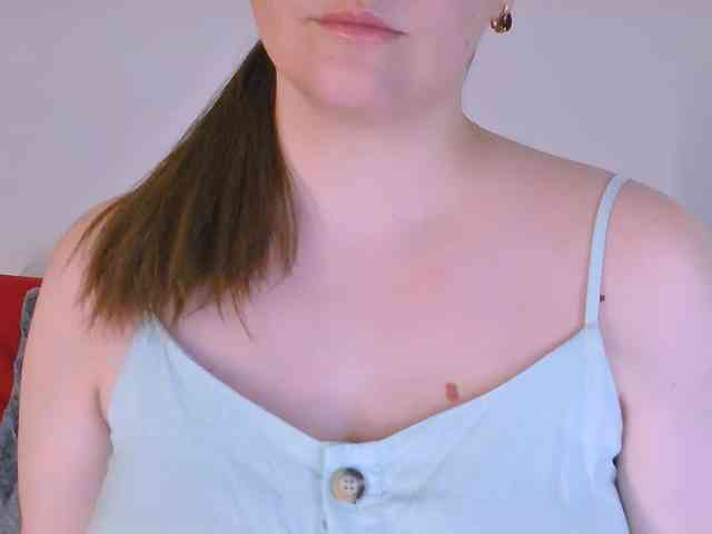 CurvyMasha webcam