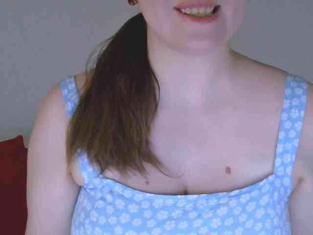 CurvyMasha webcam