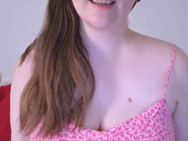 CurvyMasha webcam