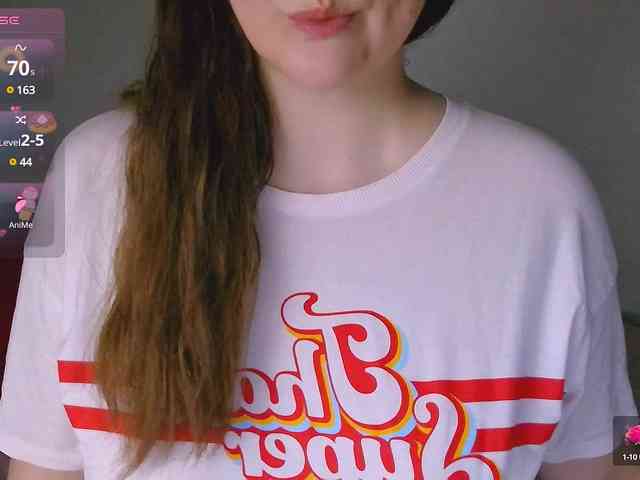 CurvyMasha webcam