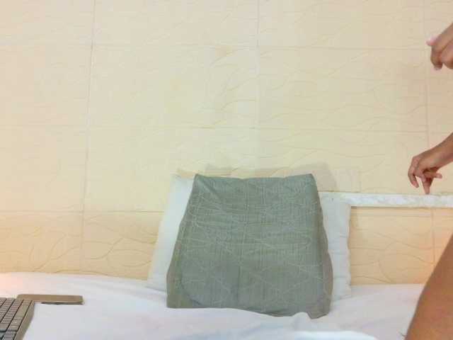 Slim-chocobar18's BongaCams show and profile