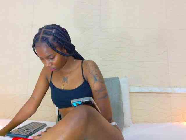 Slim-chocobar18 Live Webcam on BongaCams