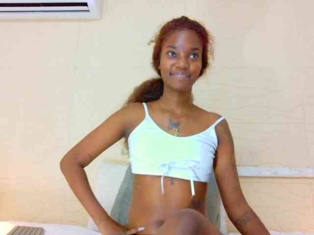 Slim-chocobar18 Live Webcam on BongaCams