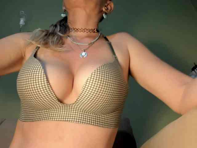 Mspurrfect Live Webcam on BongaCams