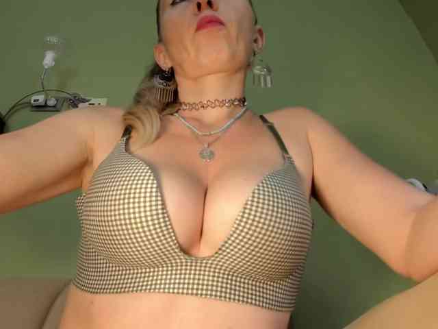 Mspurrfect's webcam live show