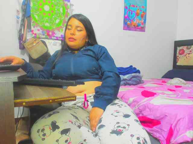 yournaughtyandsexyprince webcam