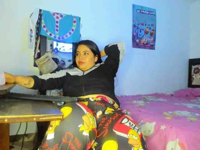 yournaughtyandsexyprince webcam