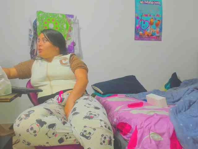 yournaughtyandsexyprince webcam