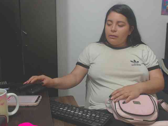 yournaughtyandsexyprince webcam