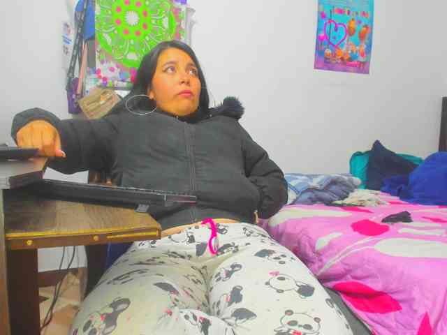 yournaughtyandsexyprince webcam