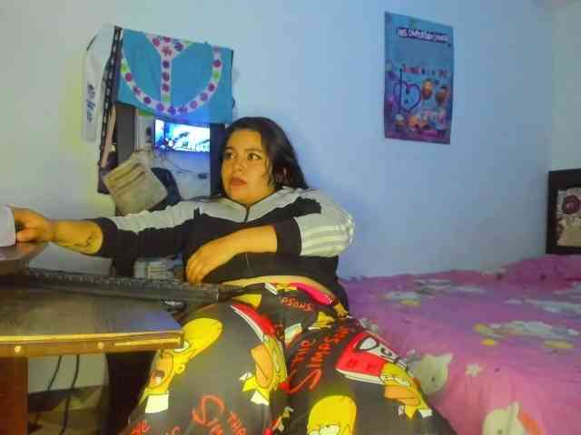 yournaughtyandsexyprince webcam