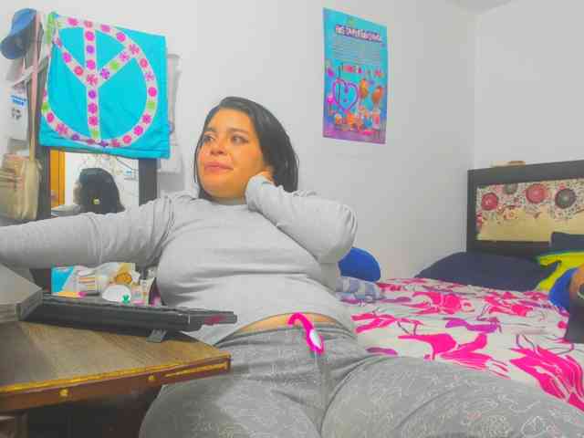 yournaughtyandsexyprince webcam