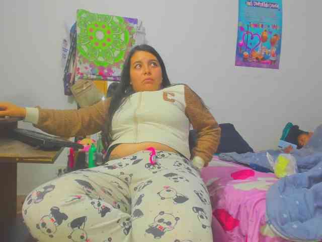 yournaughtyandsexyprince webcam