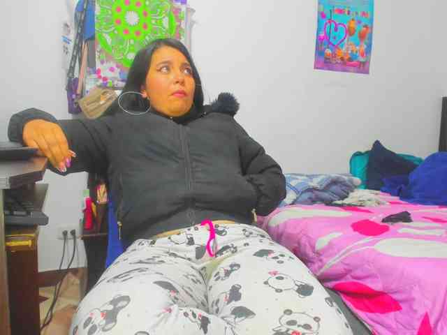 yournaughtyandsexyprince webcam