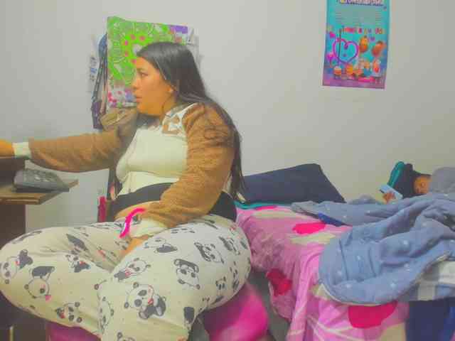 yournaughtyandsexyprince webcam