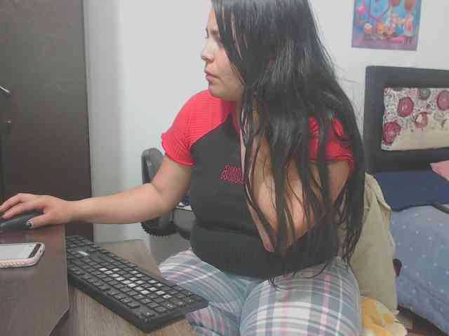 yournaughtyandsexyprince webcam