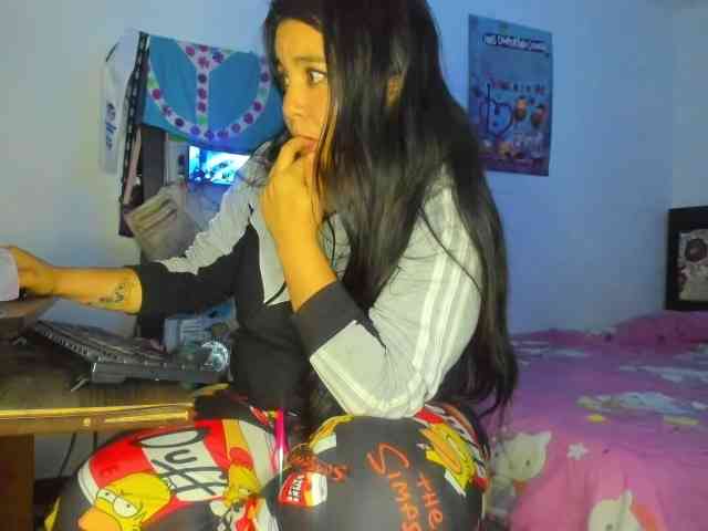 yournaughtyandsexyprince webcam