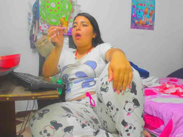 yournaughtyandsexyprince webcam