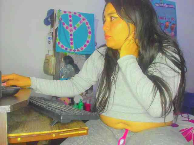 yournaughtyandsexyprince webcam
