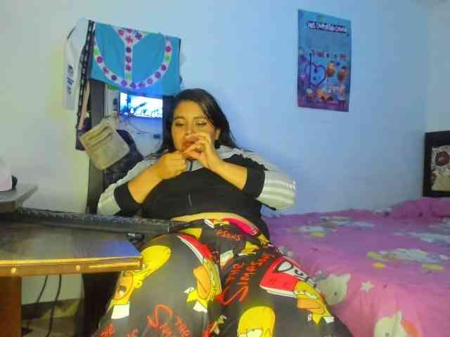 yournaughtyandsexyprince webcam