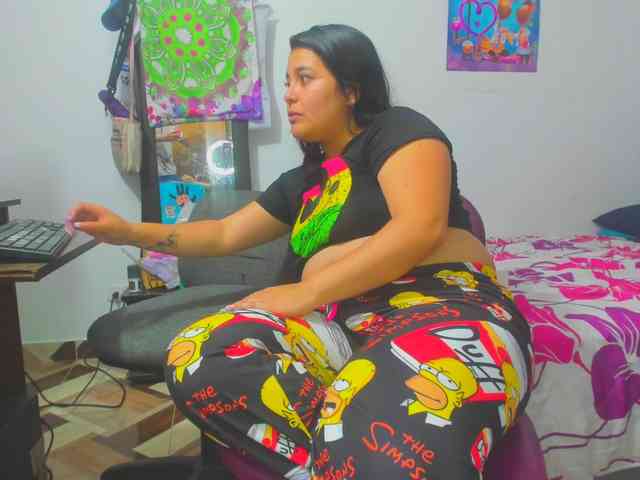 yournaughtyandsexyprince webcam