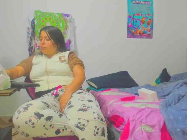 yournaughtyandsexyprince webcam