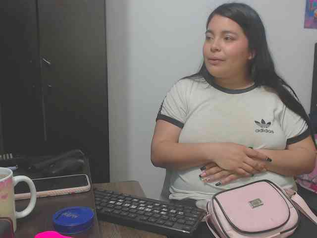 yournaughtyandsexyprince webcam
