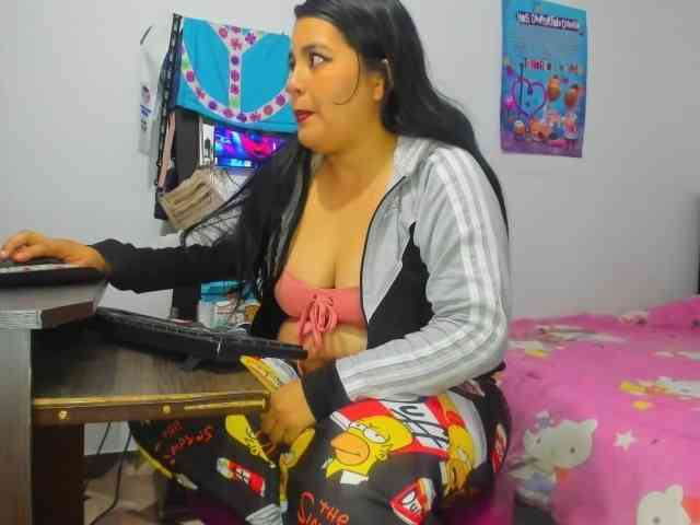 yournaughtyandsexyprince webcam