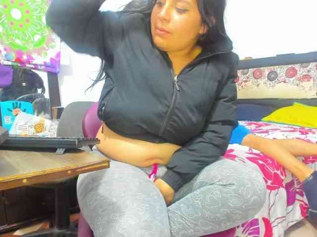 yournaughtyandsexyprince webcam