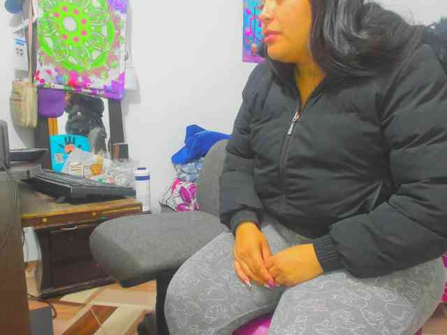 yournaughtyandsexyprince webcam