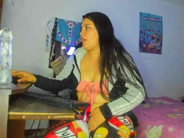 yournaughtyandsexyprince webcam