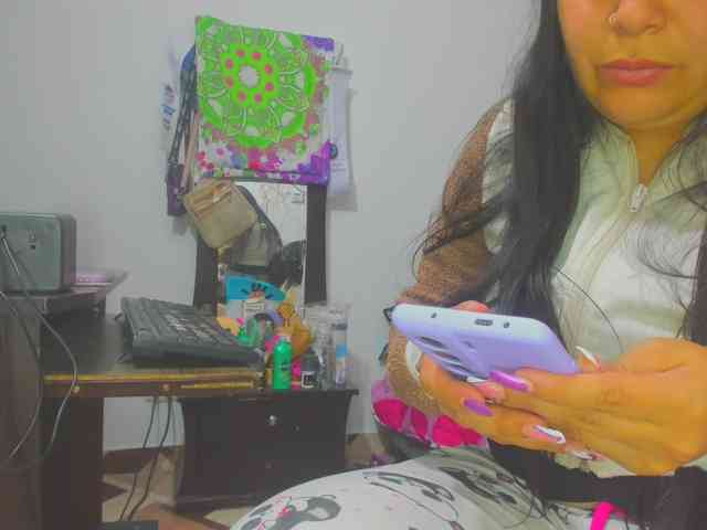 yournaughtyandsexyprince webcam