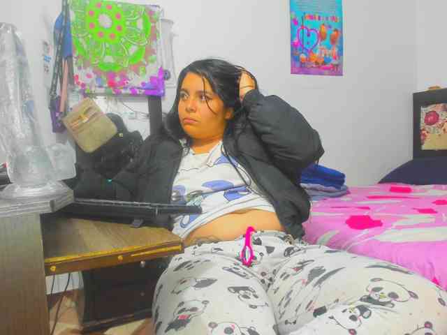 yournaughtyandsexyprince webcam