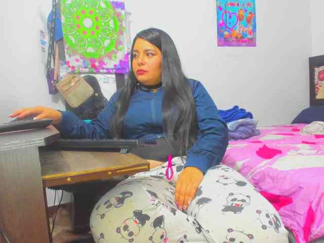 yournaughtyandsexyprince webcam