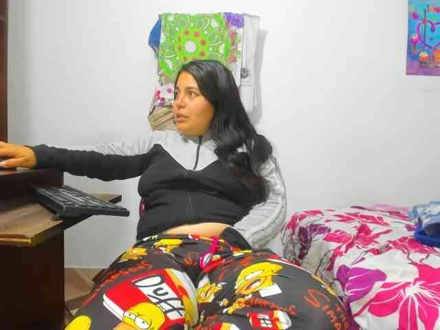 yournaughtyandsexyprince webcam
