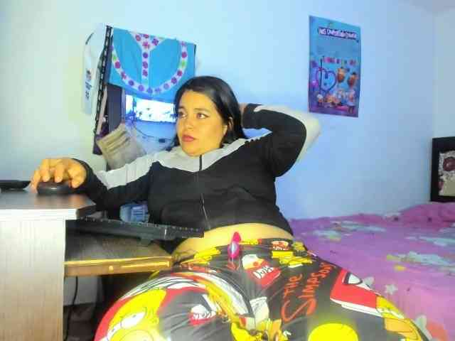 yournaughtyandsexyprince webcam