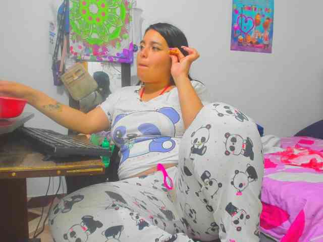 yournaughtyandsexyprince webcam