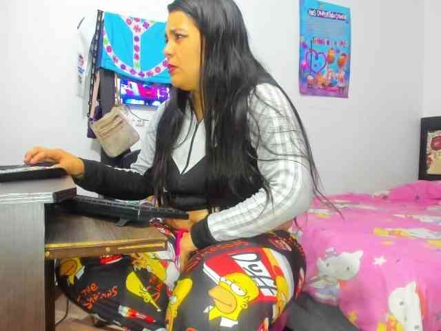 yournaughtyandsexyprince webcam