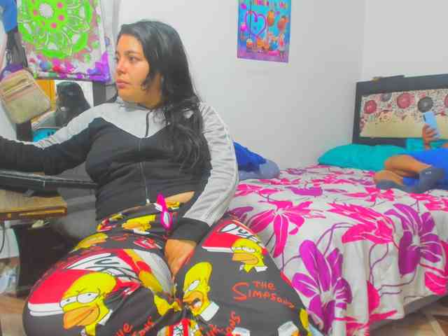 yournaughtyandsexyprince webcam