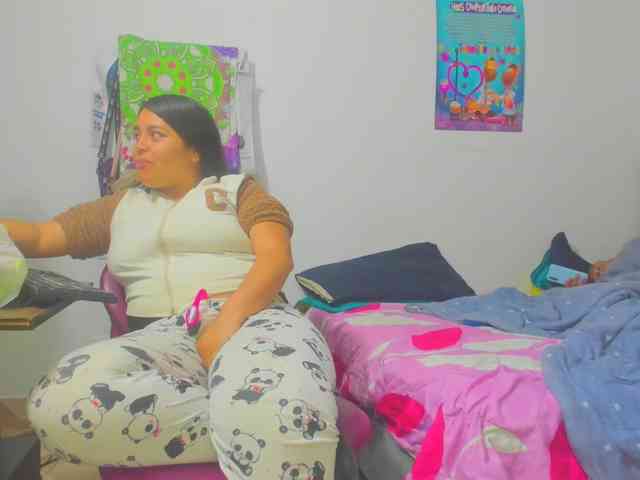 yournaughtyandsexyprince webcam