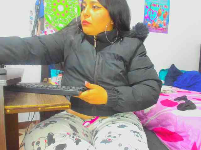 yournaughtyandsexyprince webcam