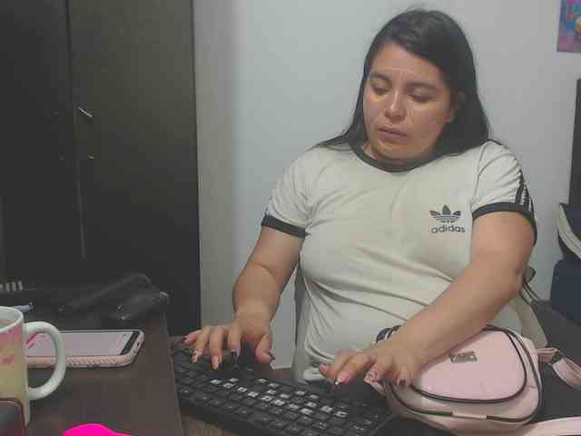 yournaughtyandsexyprince webcam