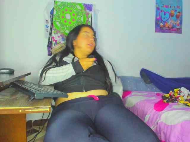 yournaughtyandsexyprince webcam