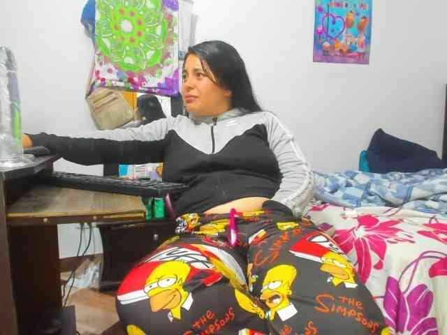 yournaughtyandsexyprince webcam