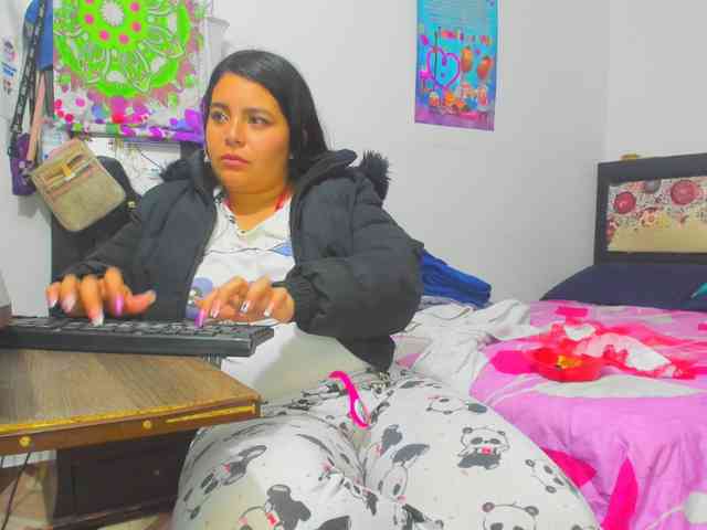 yournaughtyandsexyprince webcam